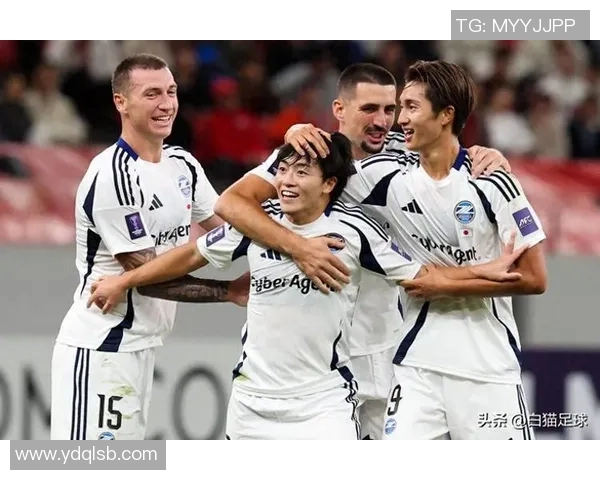 华人足球明星崛起之路：从草根到世界舞台的奋斗与荣耀